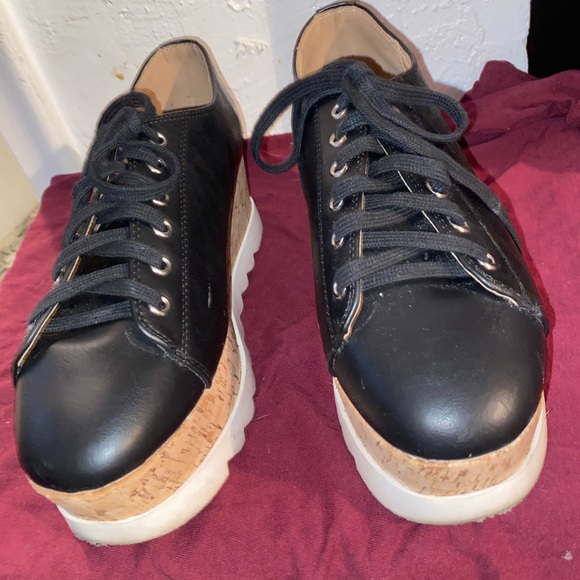 Soda wedge sneakers In perfect condition just the bottom is dirty - Picture 1 of 4